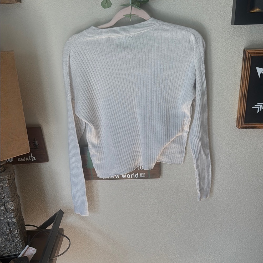 Light Gray Ribbed Sweater - Picture 4 of 5